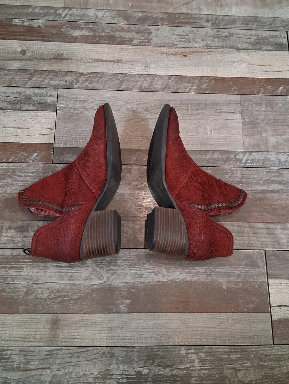 OTBT Venture Women's Red Western Textuted Rustic Ankle Booties Size 9.5